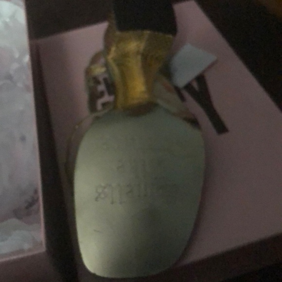 Juicy Couture Gold sandals - Picture 3 of 8